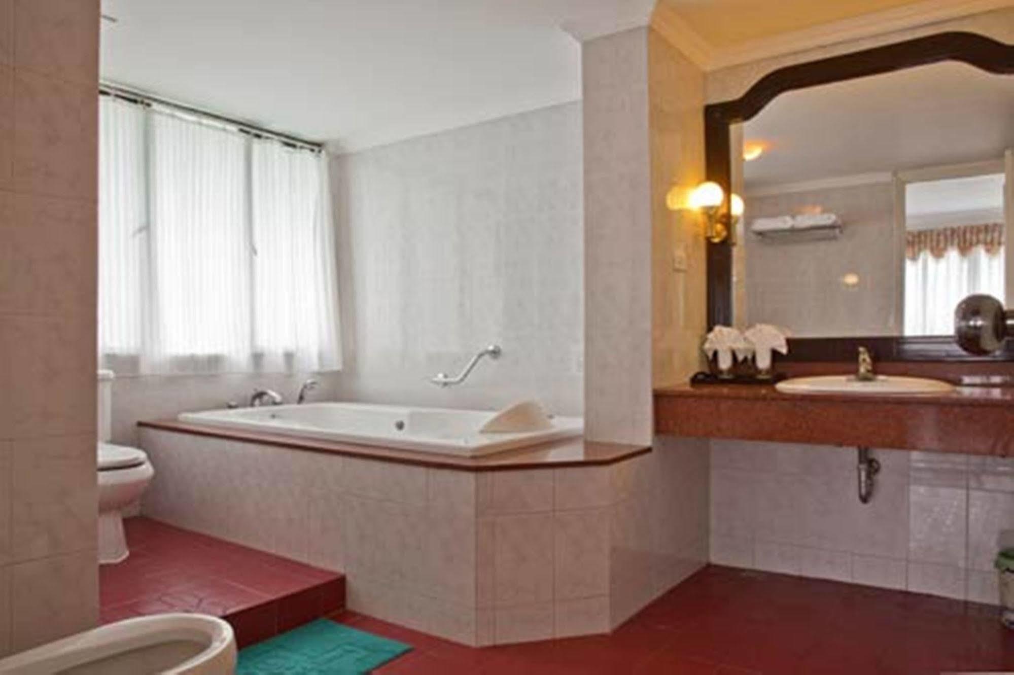 Green Park Hotel Ханой Екстер'єр фото