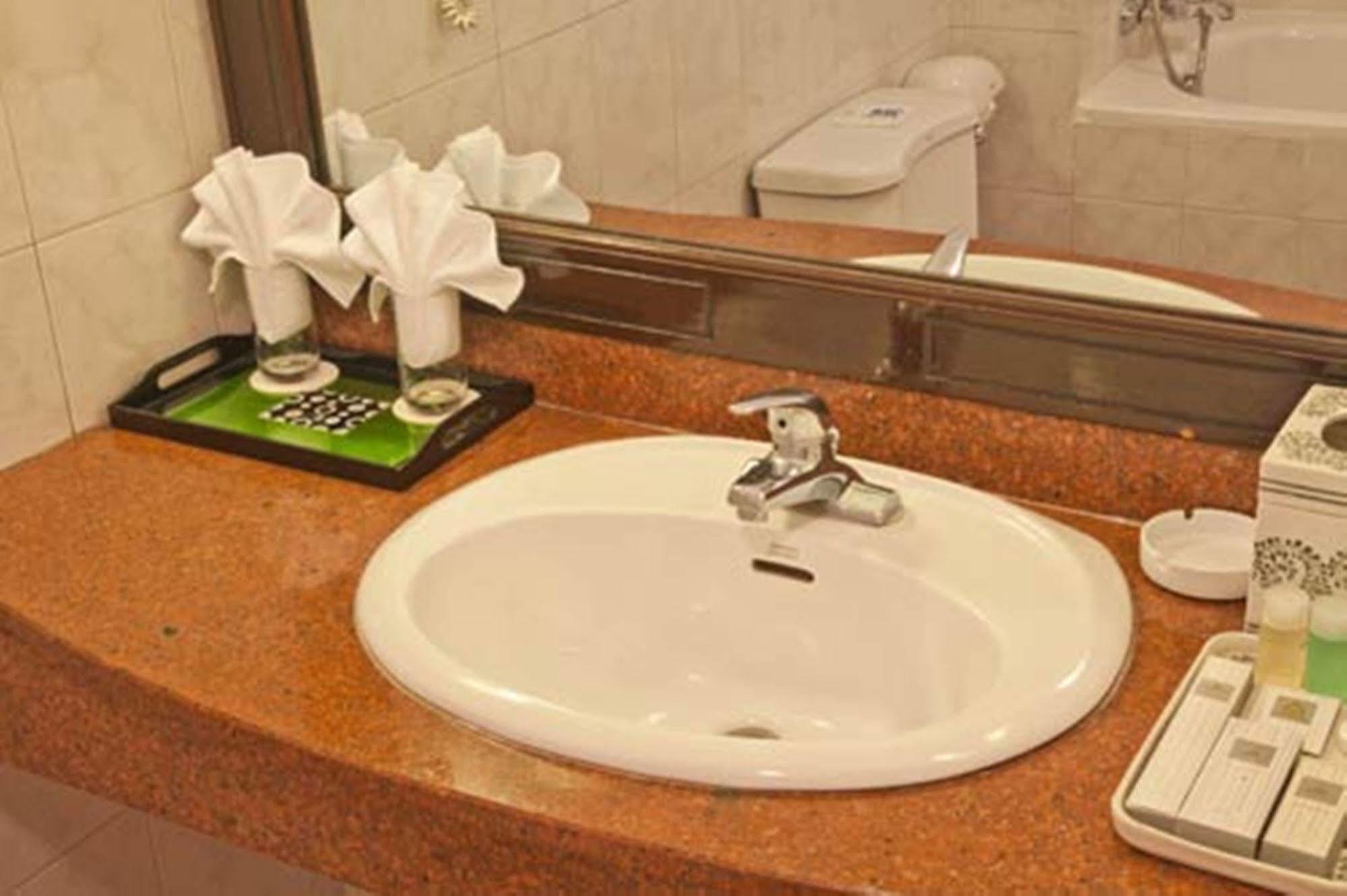 Green Park Hotel Ханой Екстер'єр фото