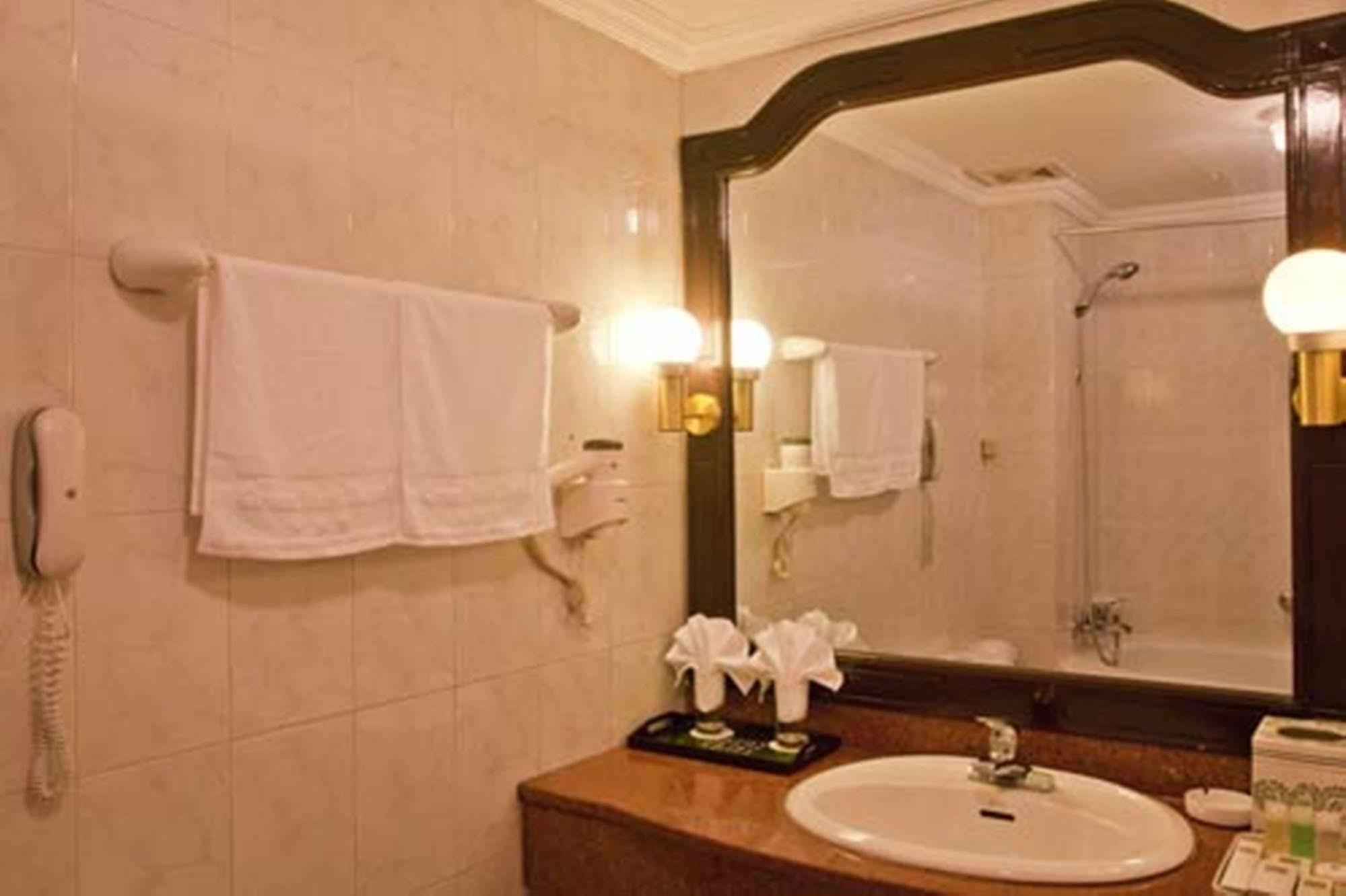 Green Park Hotel Ханой Екстер'єр фото